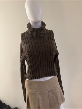 Ribbed Turtleneck Cropped Sweater - Brown
